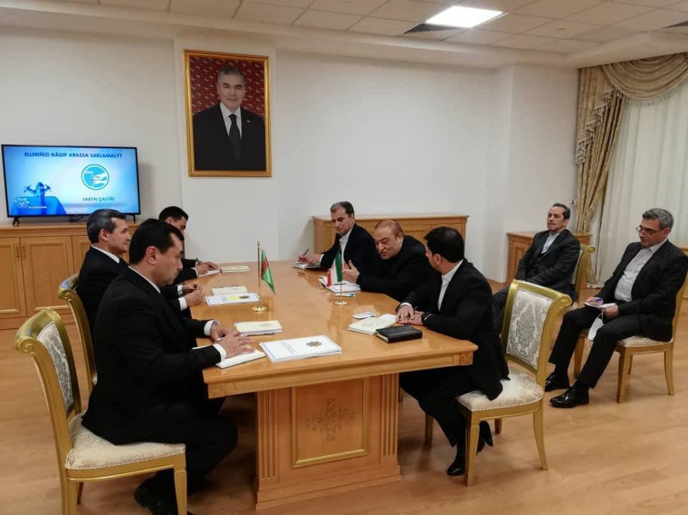 دیدار معاون دیپلماسی اقتصادی وزارت امور خارجه کشورمان با وزیر امور خارجه ترکمنستان