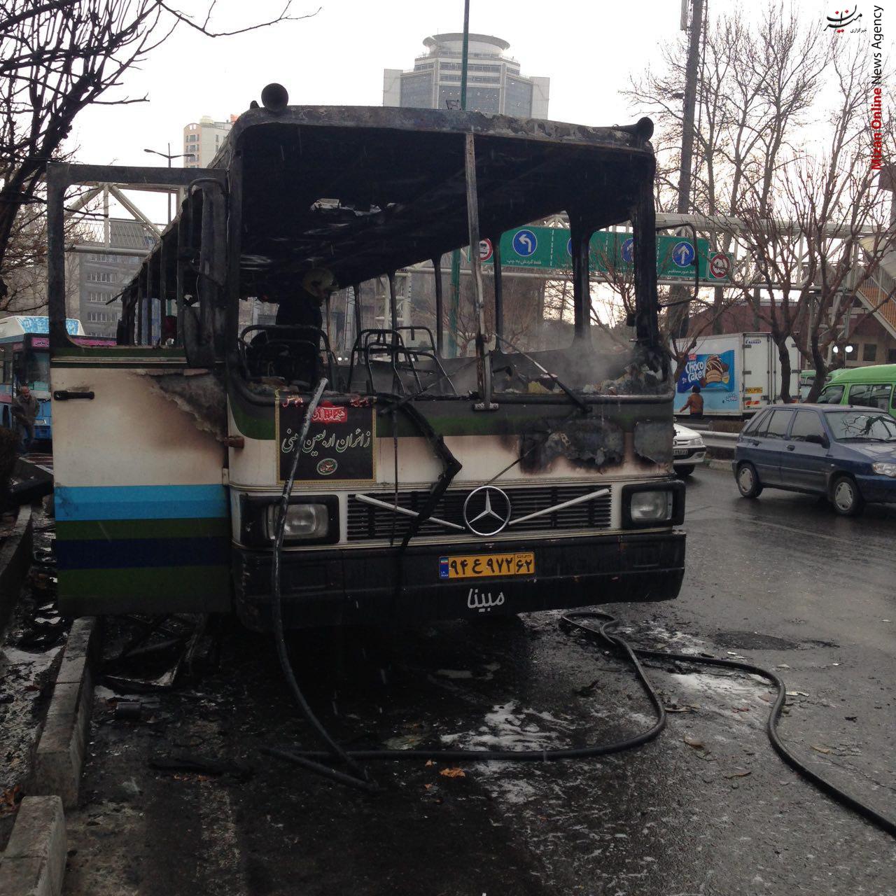 آتش گرفتن اتوبوس در خیابان ولیعصر +عکس
