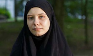 مسلمان شدن یک آلمانی در حرم مطهر رضوی