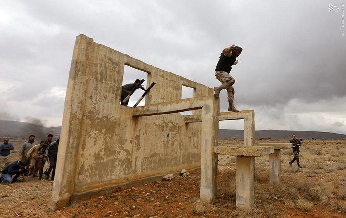 دوره آموزش نظامی داوطلبان نبرد در سوریه + تصاویر