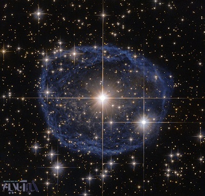 عکس خارق‌العاده تلسکوپ هابل از حباب آبی در عمق فضا