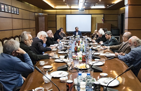 پیشکسوتان مطبوعات کشور با حسین انتظامی دیدار کردند