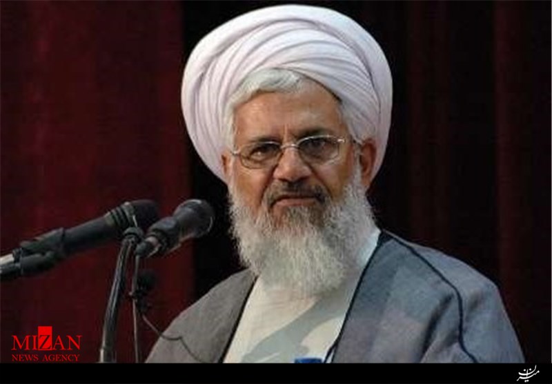حرکت در خط امام و رهبری و مقاومت در برابر توطئه‎های دشمنان راهبرد ملت ایران است