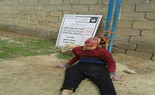 اعدام دو عضو گروه رقیب توسط داعش + عکس