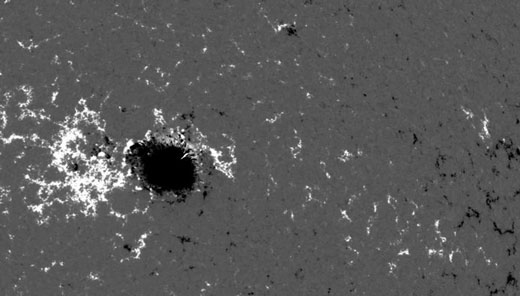تصویر جالب یک لکه خورشیدی از منظر تلسکوپ فضایی