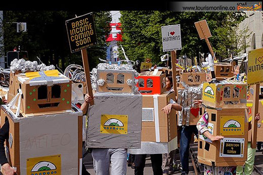 تظاهرات جالب ربات ها در سوییس + عکس