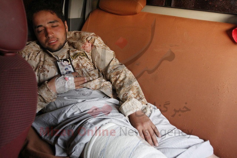 تصویر سید حسن نصرالله بر روی قاب تلفن همراه رزمنده مجروح عراقی+عکس