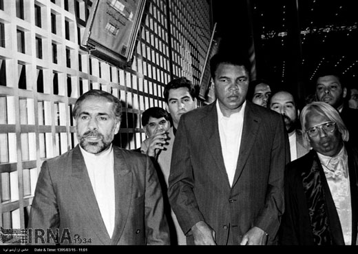 حضور «محمد علی کلی» در حرم امام خمینی(ره) + عکس