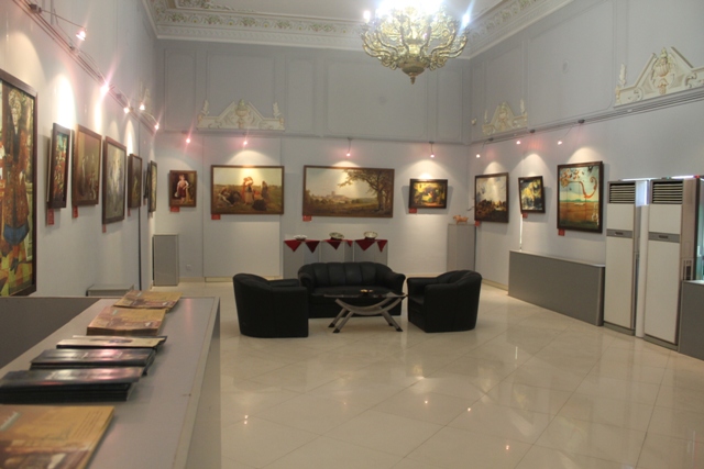 نمایشگاه سیار موزه سعد آباد در میان مردم/ برای دیدن آثار موزه به خیابان سمیه بروید