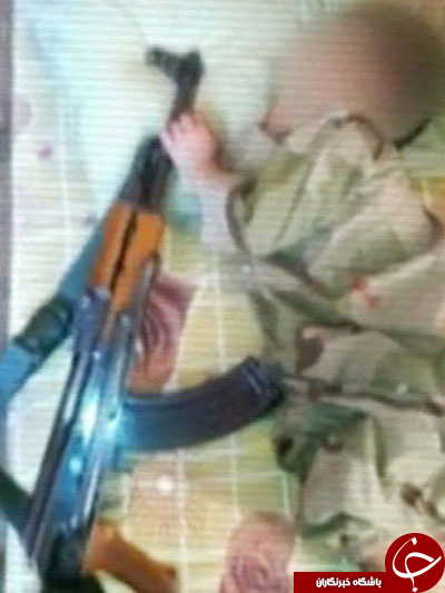 کشته شدن کودک داعشی در حین بازی با نارنجک+ تصاویر