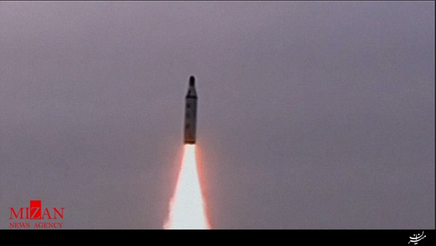 قهقهه رهبر کره‌ شمالی پس از پرتاب موشک بالستیک + عکس