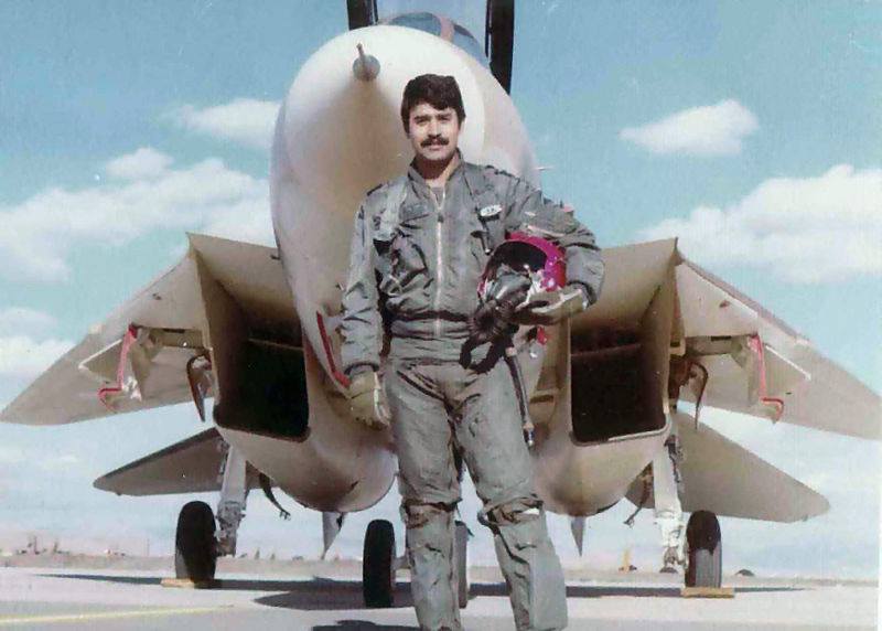 پرافتخارترین خلبان ایران در نبردهای هوایی +عکس