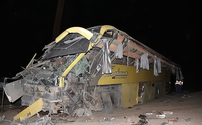 42 مجروح در حادثه واژگونی اتوبوس در هرمزگان/ یک نفر کشته شد