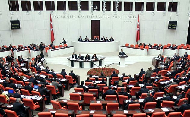 موافقت پارلمان ترکیه با برقراری وضعینت فوق العاده