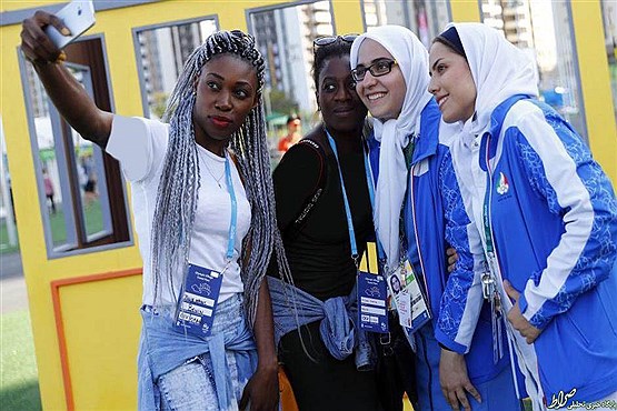 اشتیاق دختران برزیلی برای گرفتن سلفی با المپیکی های ایران +عکس