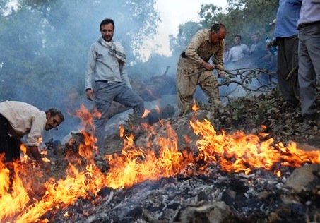 مهار آتش سوزی جنگل های بهشت کوه پس از 25 ساعت/ احتمال وقوع دوباره حریق و آماده باش نیروها