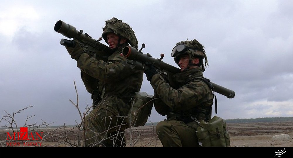 سیاستمدار لهستانی: ناتو باید اوکراین را با سلاح سنگین مجهز کند