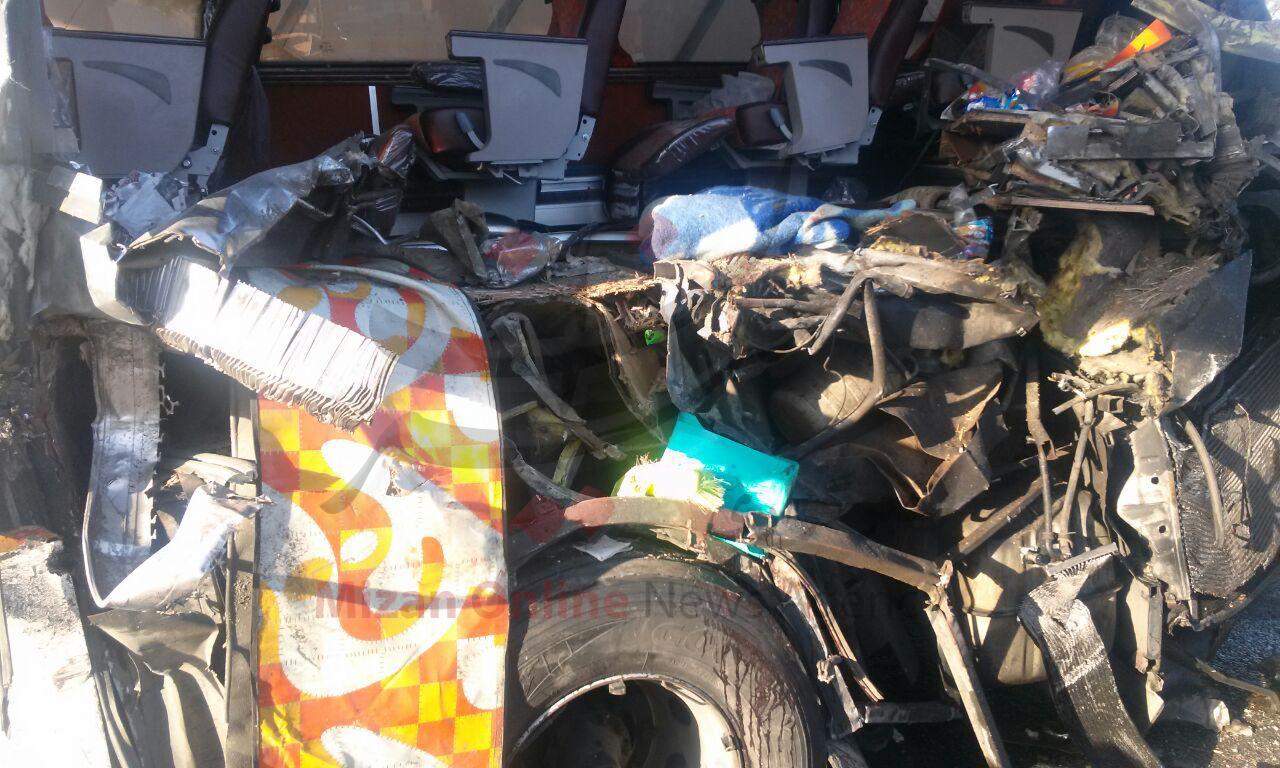 تصادف مرگبار اتوبوس ها در اتوبان کرج/ 23 کشته و زخمی/ مصدومان با بالگرد منتقل شدند