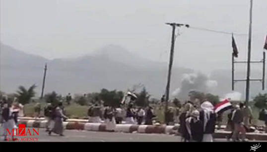 حمله جنگنده‌های سعودی به راهپیمایی مردم یمن + فیلم