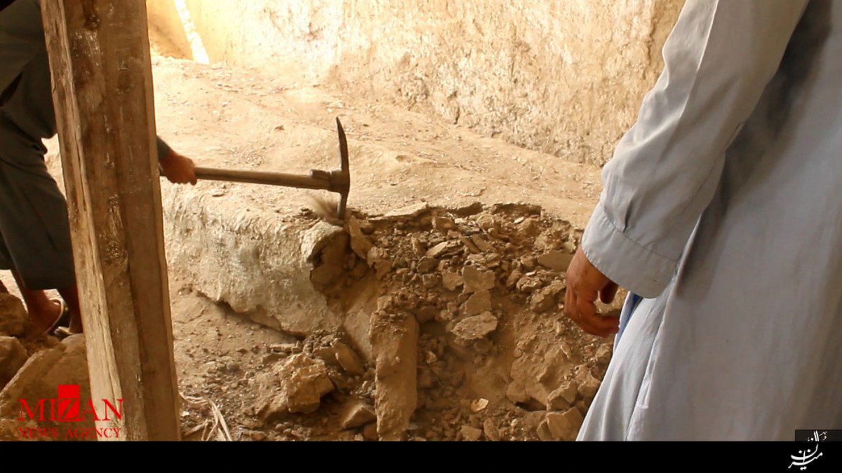 لحظه نبش قبر گورستان ننگرهار به دست داعشی‌‌ها + تصاویر