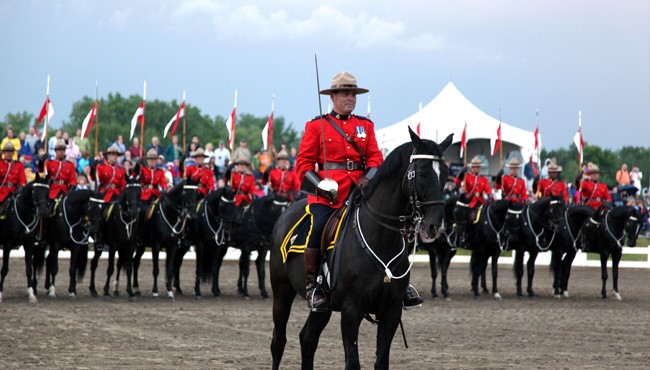 اسب سواران باحجاب در پلیس کانادا