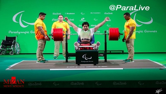 کسب مدال طلای مجید فرزین در وزنه‌برداری پارالمپیک + فیلم