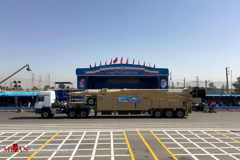 نمایش بخشی از تجهیزات نظامی ایران در رژه 31 شهریور/هشدار رئیس ستاد کل نیروهای مسلح به دشمنان