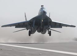 اورهال هواپیماهای F14 در پایگاه شهید بابایی