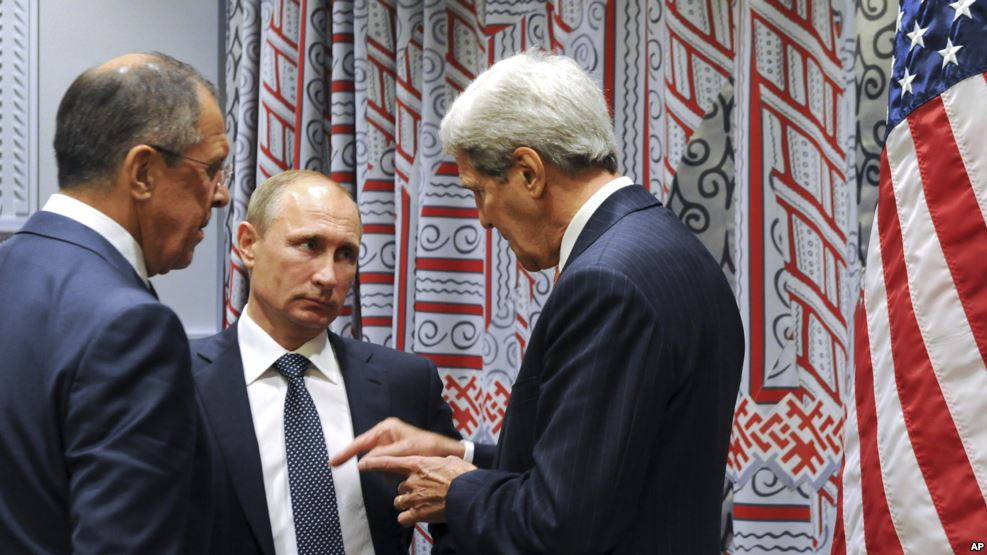 خباثت و خیانت توامان آمریکایی‌ها در مذاکرات مربوط به سوریه/ تهدید روسیه از سوی کِری 