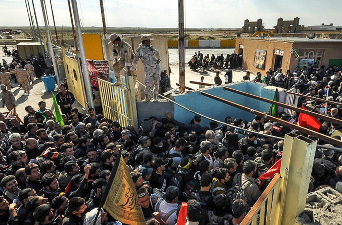 خروج روزانه 15 هزار نفر از مرز مهران برای رسیدن به کربلا