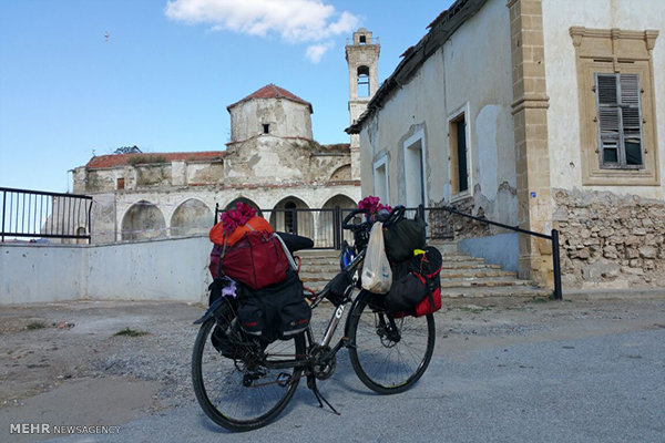 سفر جهانگرد ۶۲ ساله ایرانی با دوچرخه+تصاویر