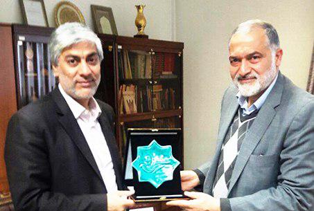 تقدیر هاشمی از هاشمی/ اهدای تندیس به رئیس کمیته ملی المپیک