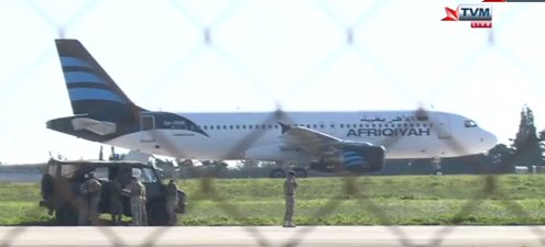 ربوده شدن یک هواپیما در مرز مالت با 118 مسافر