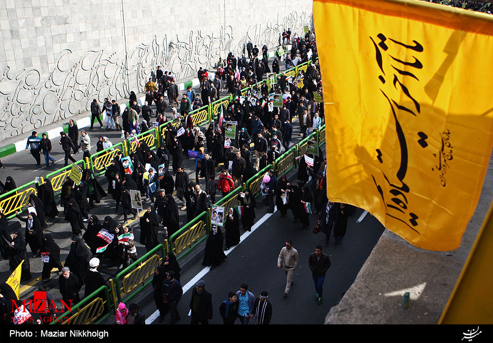 آماده سازی مسیر اصلی راهپیمایی 22 بهمن در غرب تهران