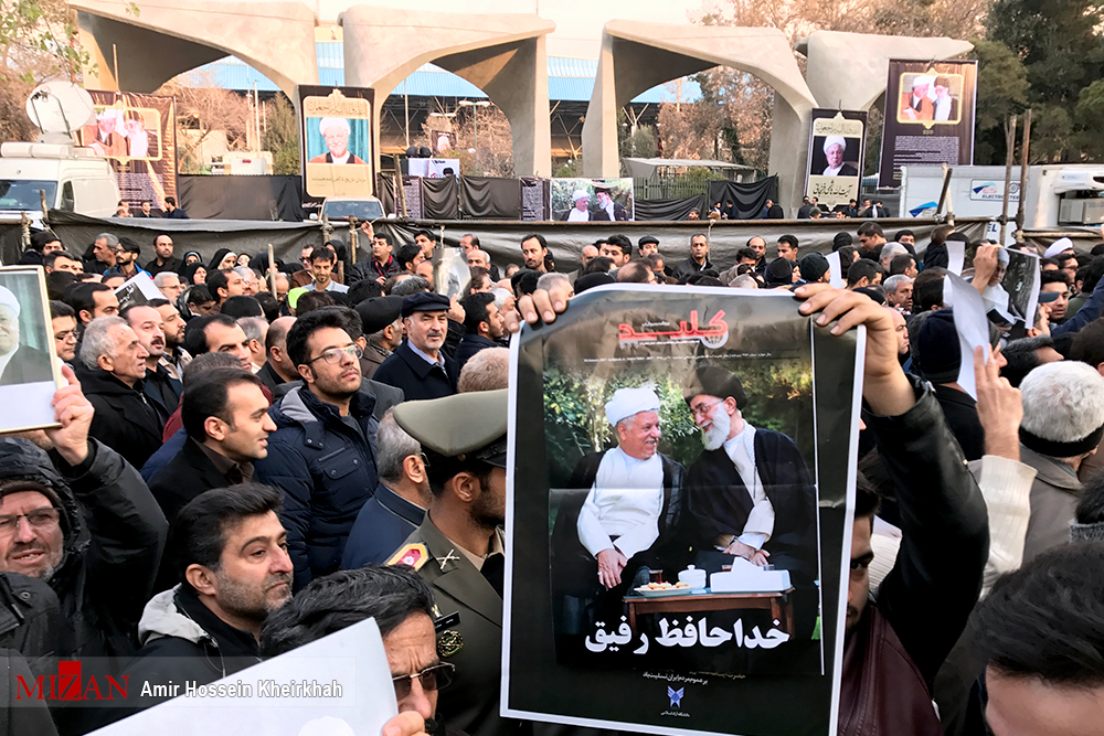 علی اصغری//حضور پرشور مردم در مراسم تشییع پیکر آیت الله هاشمی رفسنجانی