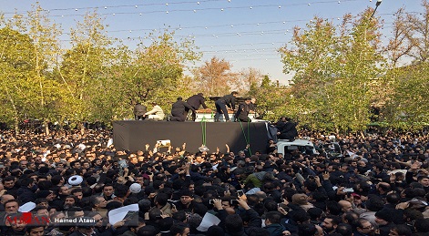 حضور مردم در حرم امام خمینی(ره) برای وداع با یار امام و رهبری