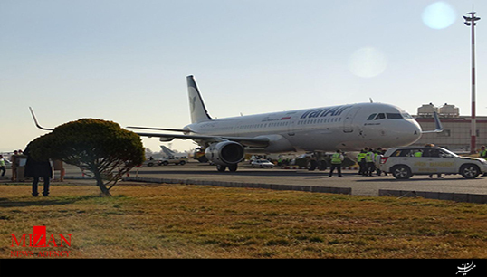 ایرباس ۳۲۱ در باند فرودگاه مهرآباد به زمین نشست + فیلم