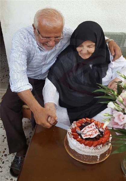 جشن تولد «سید حسن نصرالله» در جبهه نبرد و خانه پدری +عکس