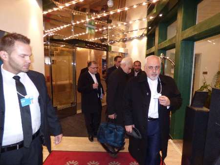 آغاز نشست سوریه در داووس سوئیس با حضور وزیر خارجه ایران