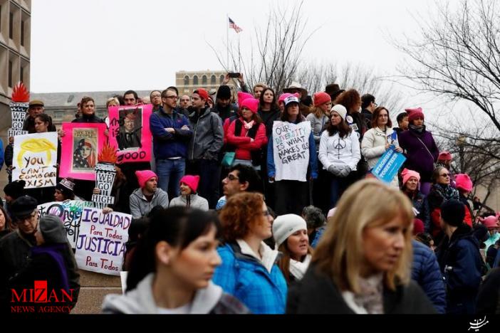 راهپیمایی صدها هزار نفری زنان علیه ترامپ/شهرهای مختلف آمریکا صحنه تظاهرات ضد دولتی شدند+تصاویر