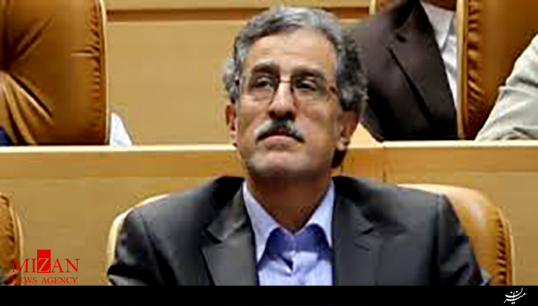 بیهوش‌شدن رئیس اتاق بازرگانی تهران هنگام سخنرانی + فیلم
