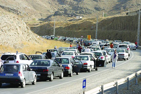ترافیک در کرج - مرزن آباد و منجیل – رودبار سنگین است/ ترافیک نیمه سنگین در تونل حیران