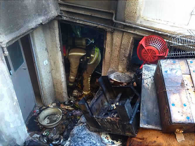 آتش سوزی در محل سکونت زن کهنسال در زیرزمین خانه+تصاویر