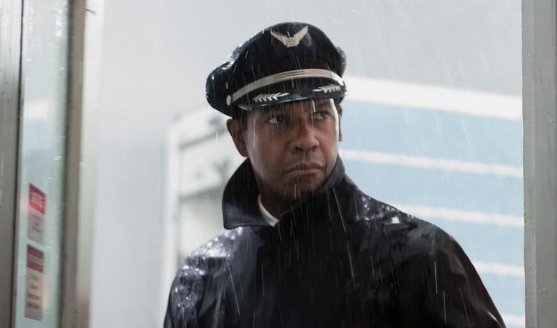 Is Denzel's Upside-Down Flying Trick Plausible? | Daily Planet | Air &  Space Magazine