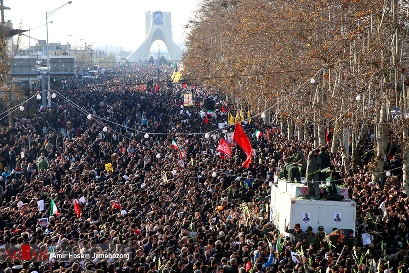 تصاویری از حضور میلیونی مردم در مراسم تشییع پیکر سردار سپهبد شهید سلیمانی در چند شهر کشور