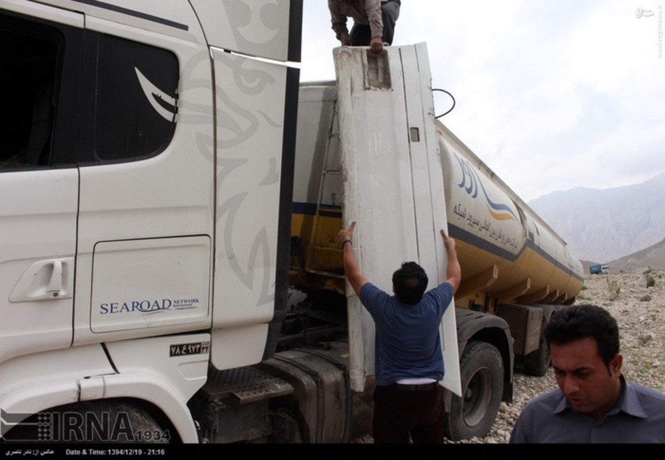 واژگونی کامیون ها در جاده بندر عباس 
