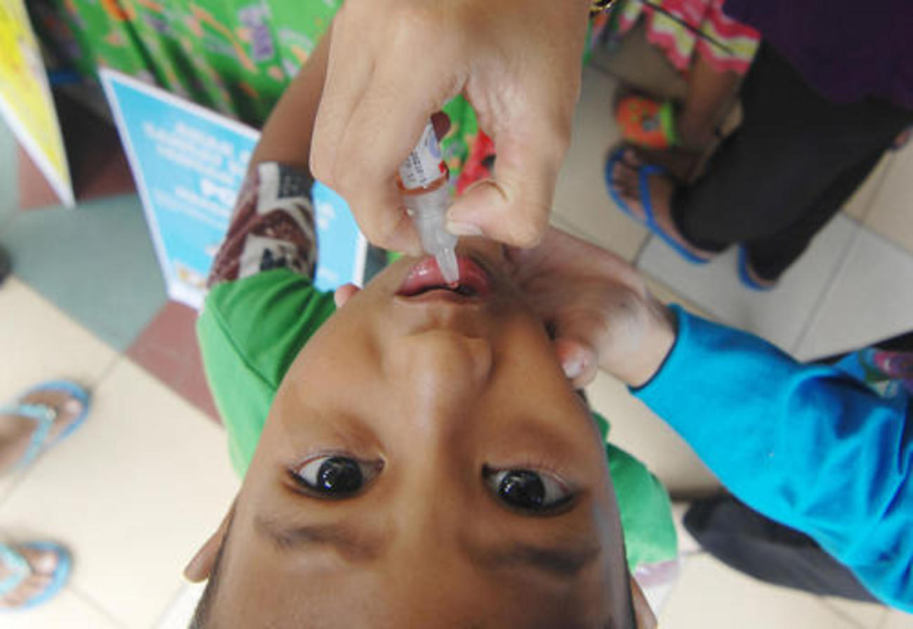  واکسیناسیون فلج اطفال در اندونزی 