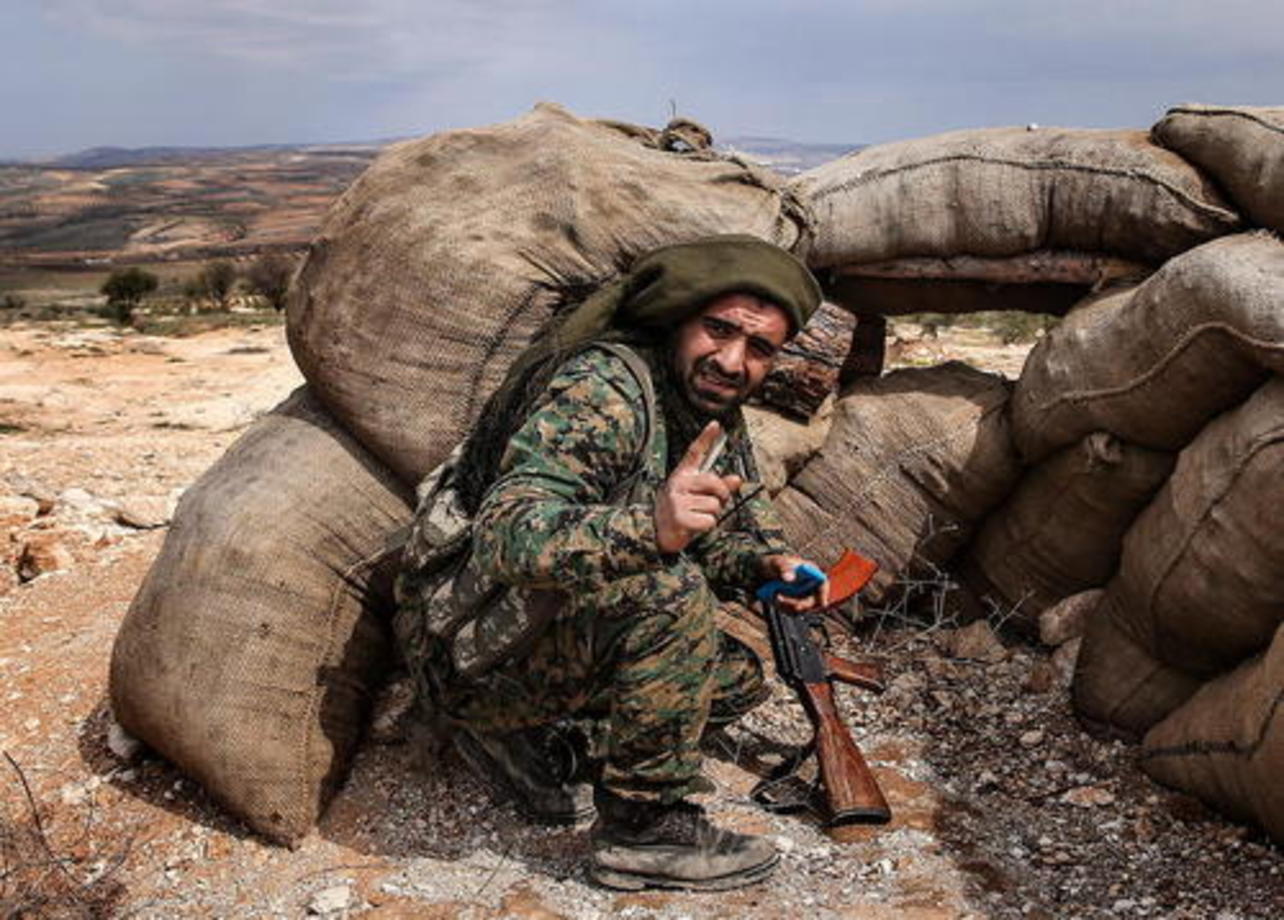  جنگجوی کرد در سنگری در منطقه اعزاز سوریه 