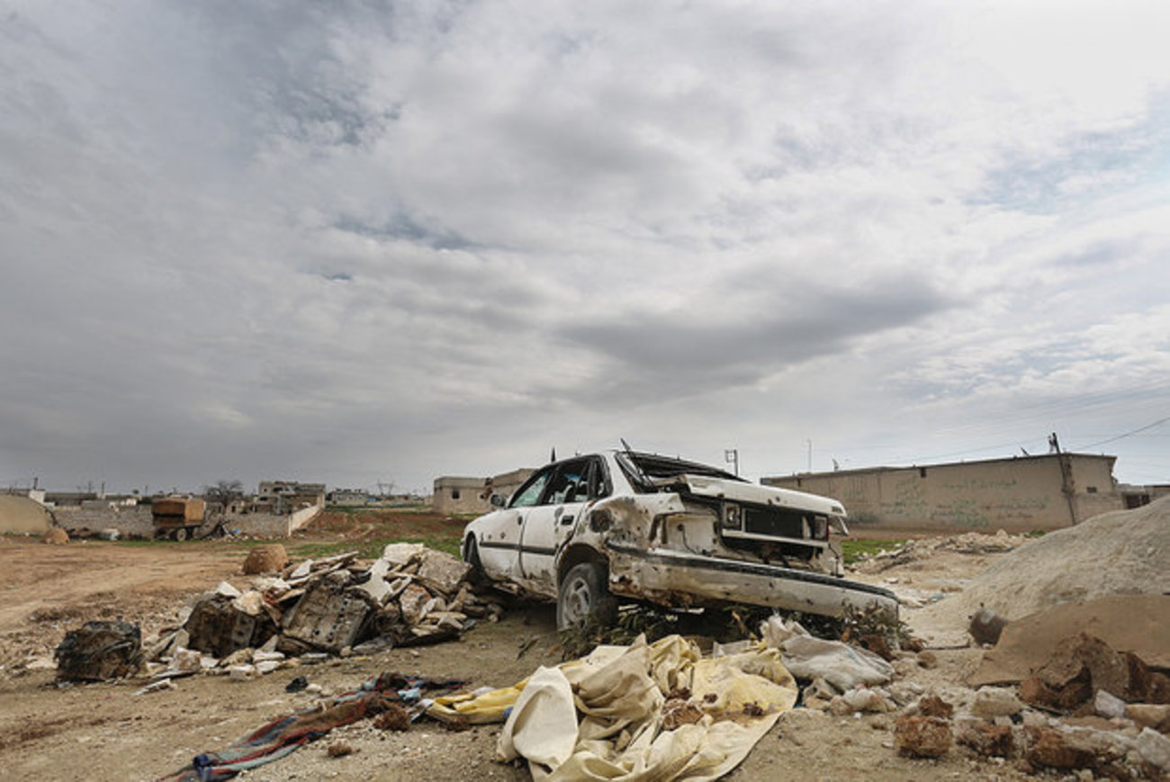 بقایای خودرویی که چندی پیش در منطقه ریف حلب منفجر شده بود.