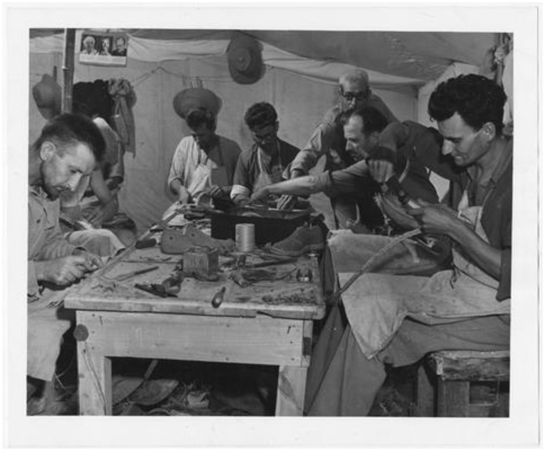 آوارگان یوگسلاوی و کرواسی در حال کار در ارودگاه های الشط در مصر، در جریان جنگ جهانی دوم 